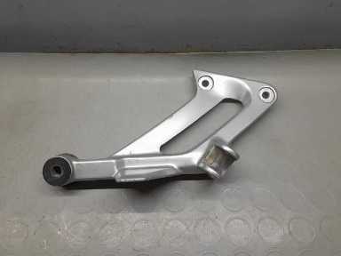 SOPORTE ESTRIBERA TRASERA DERECHA YAMAHA FJR 1300 ABS (01-07)