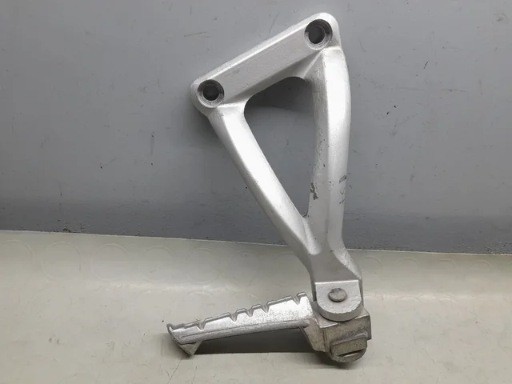 SOPORTE + ESTRIBERA TRASERA DERECHA HYOSUNG AQUILA GV 650 (04-06)