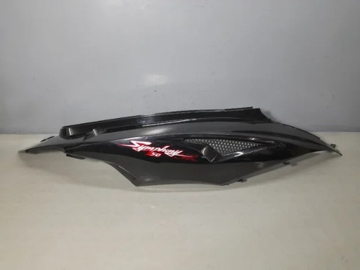 TAPA DEBAJO ASIENTO DERECHA  SYM SYMPHONY SR 50 (17-19)