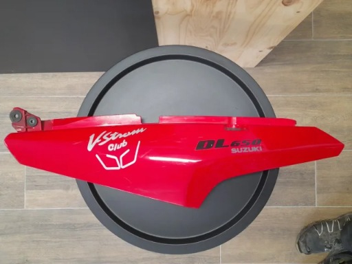 TAPA DEBAJO ASIENTO IZQUIERDA SUZUKI VSTROM DL 650 2004-2010